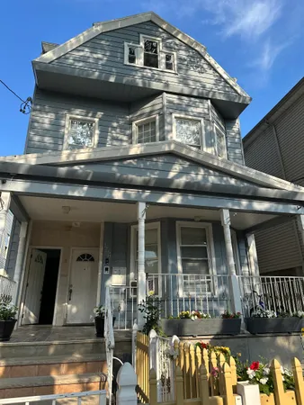 $3,000 | 156 Clerk Street, Unit 2, Jersey City, NJ 07305