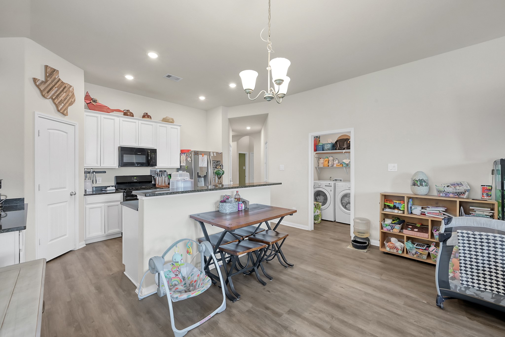 14148 Kamilia Road Conroe, TX 77306 - Photo 7 of 29