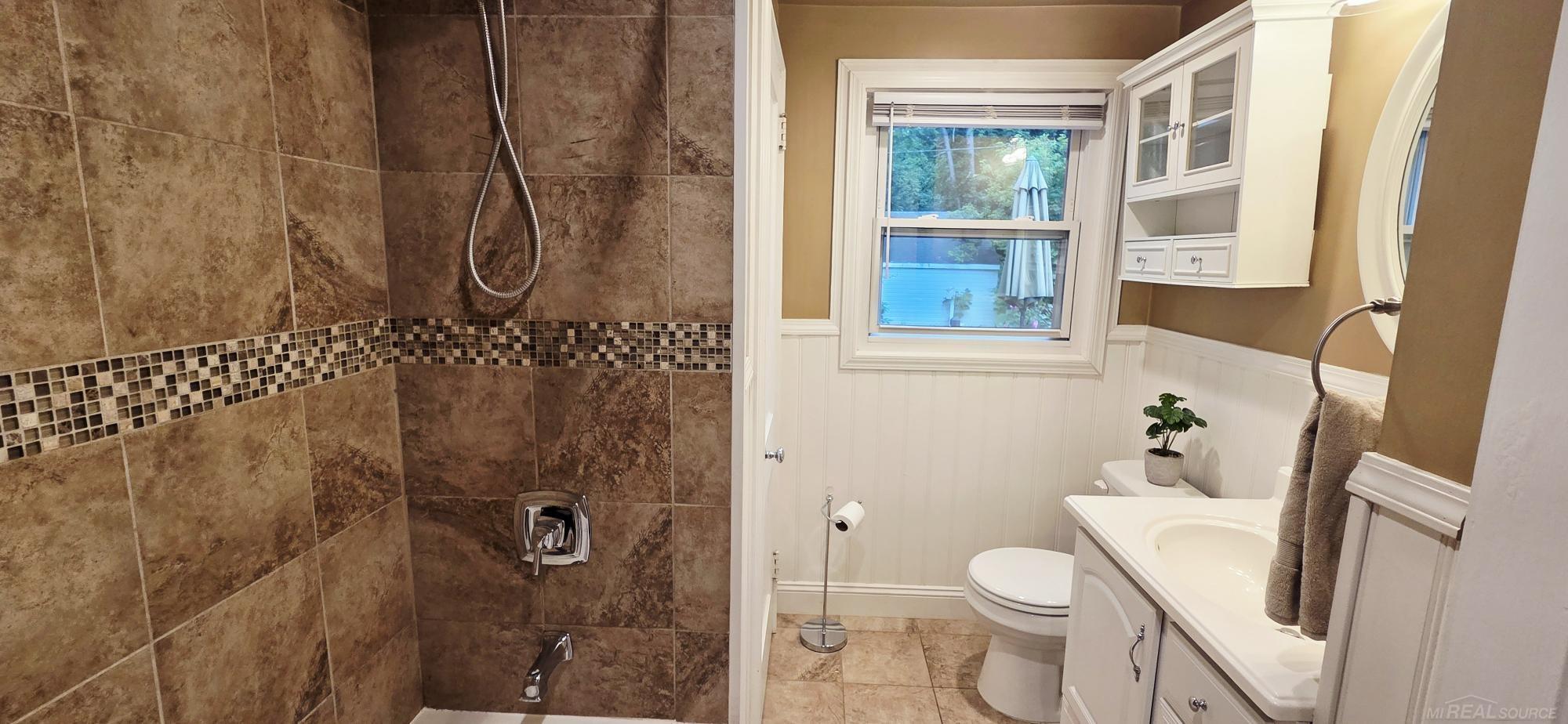 4579 Lakeshore Road Fort Gratiot, MI 48059 - Photo 16 of 29