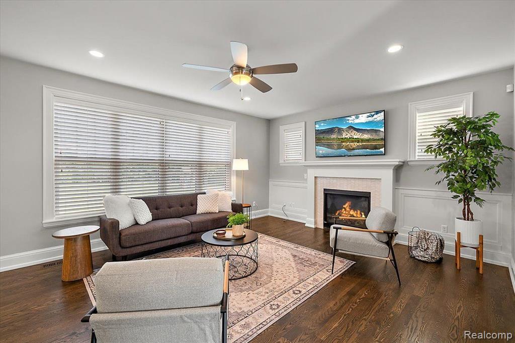 4108 Devon Road Royal Oak, MI 48073 - Photo 9 of 48