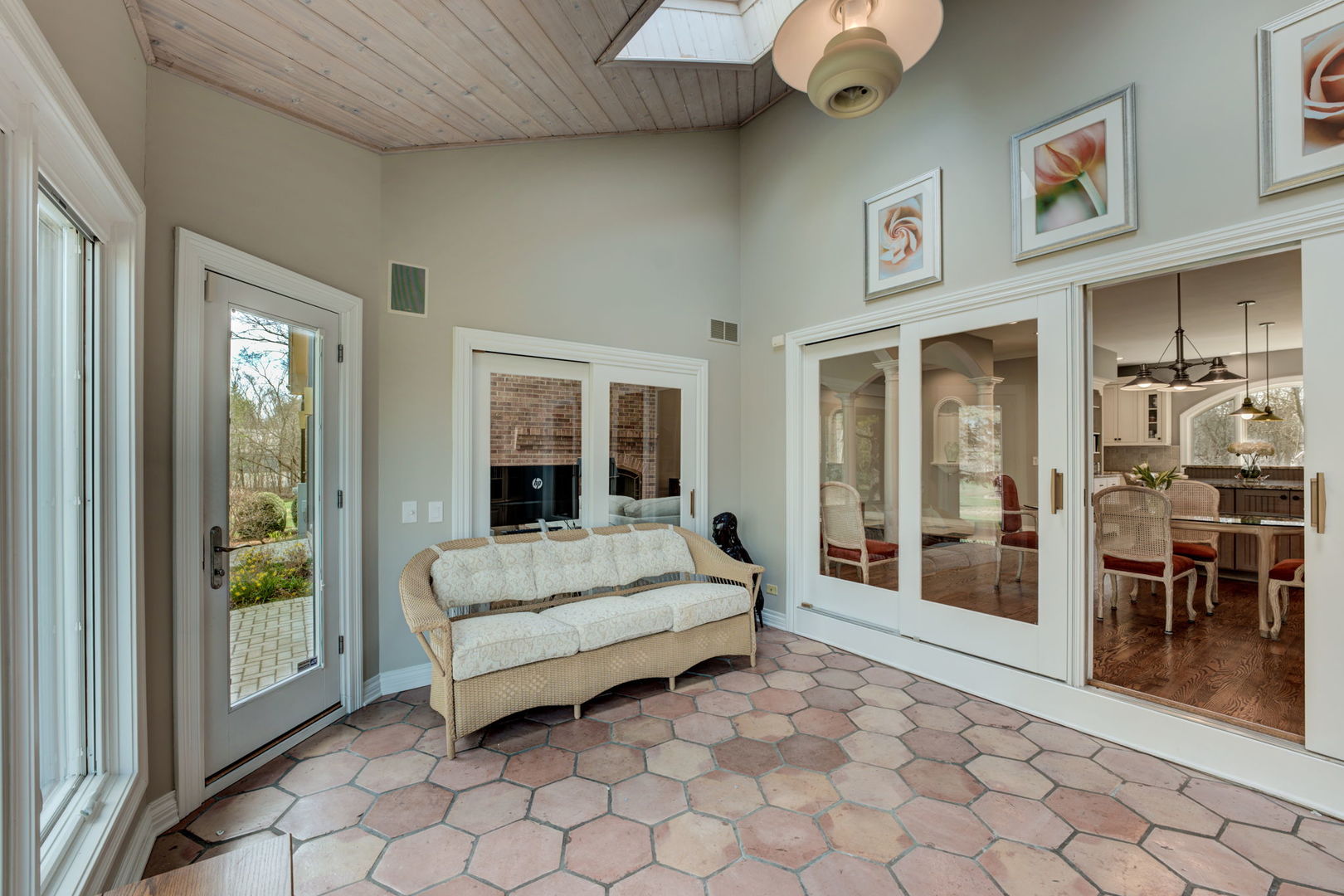 791 South Ridge Road Lake Forest, IL 60045 - Photo 16 of 40 a spacious bedroom with a bed and a window
