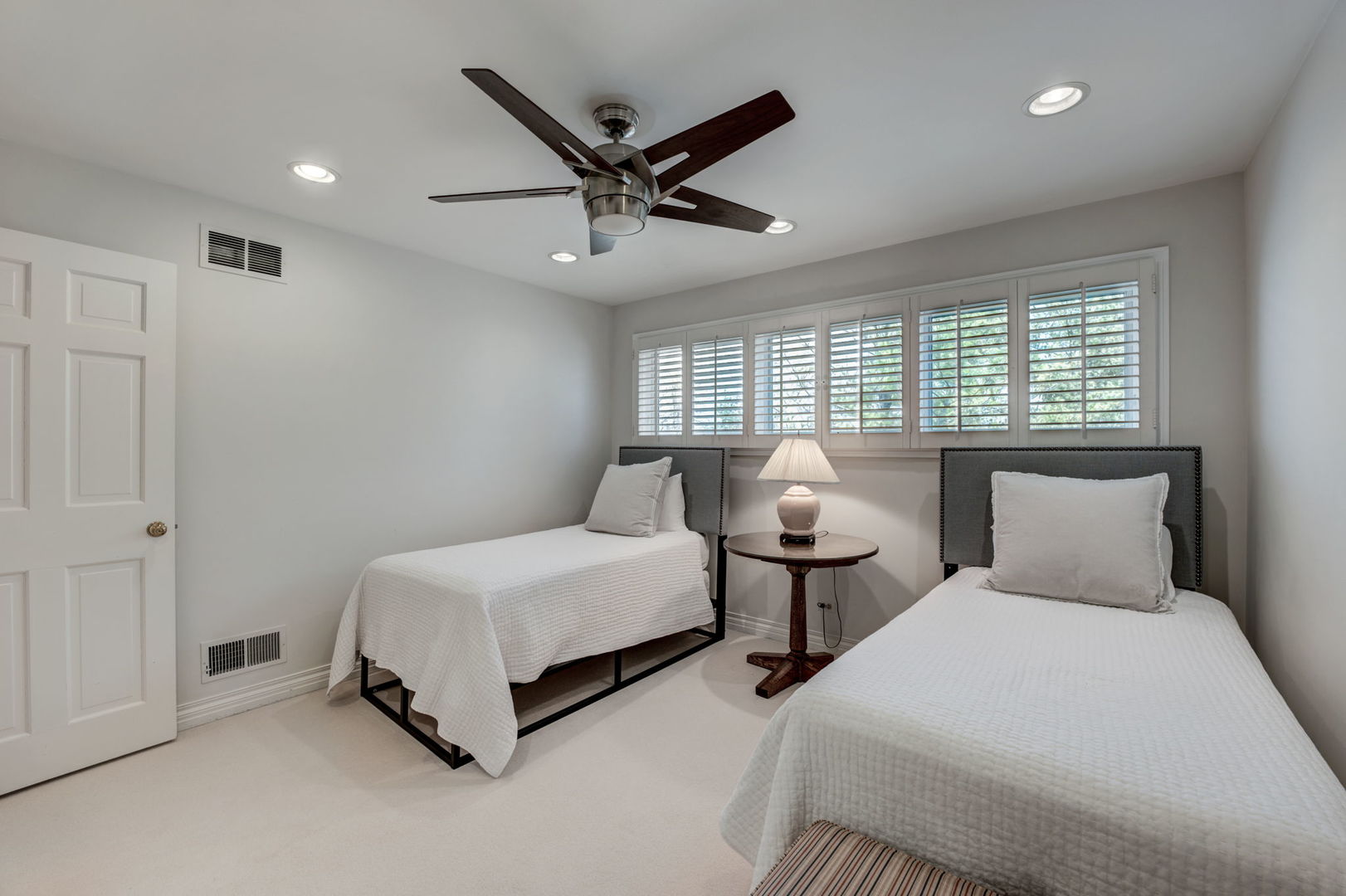 791 South Ridge Road Lake Forest, IL 60045 - Photo 28 of 40 a bedroom with two beds and painted walls