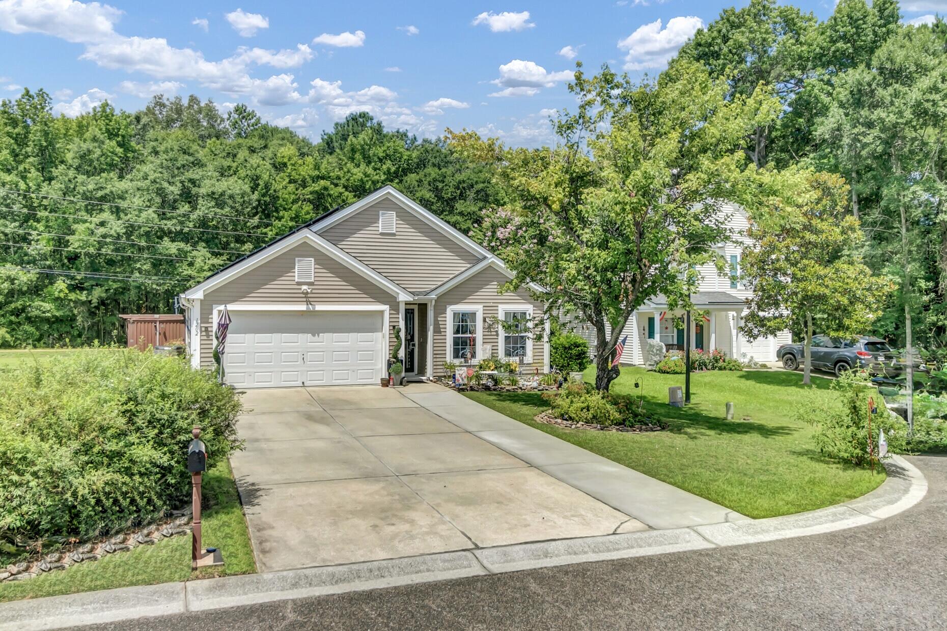 1202 Catbird Court Hanahan, SC 29445 - Photo 25 of 29 IMG_1498