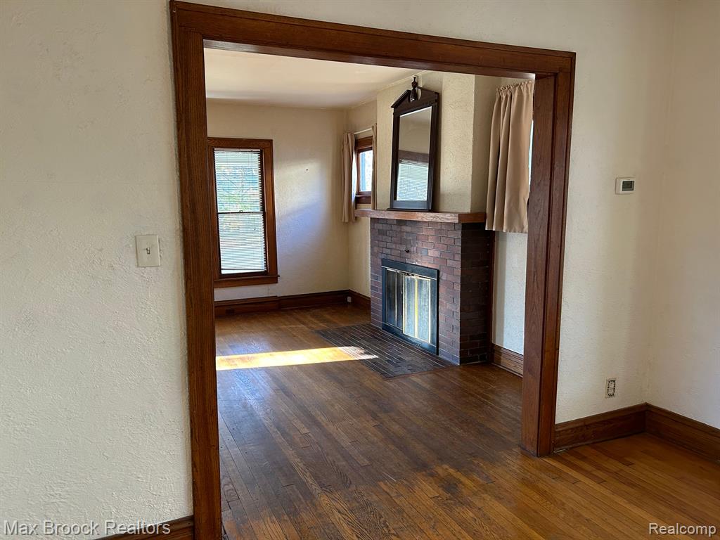 365 West Iroquois Road Pontiac, MI 48341 - Photo 4 of 15