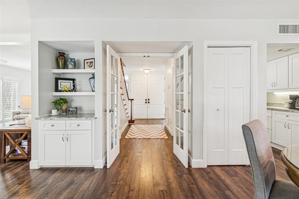 11713 Phoenix Circle Tampa, FL 33618 - Photo 17 of 71