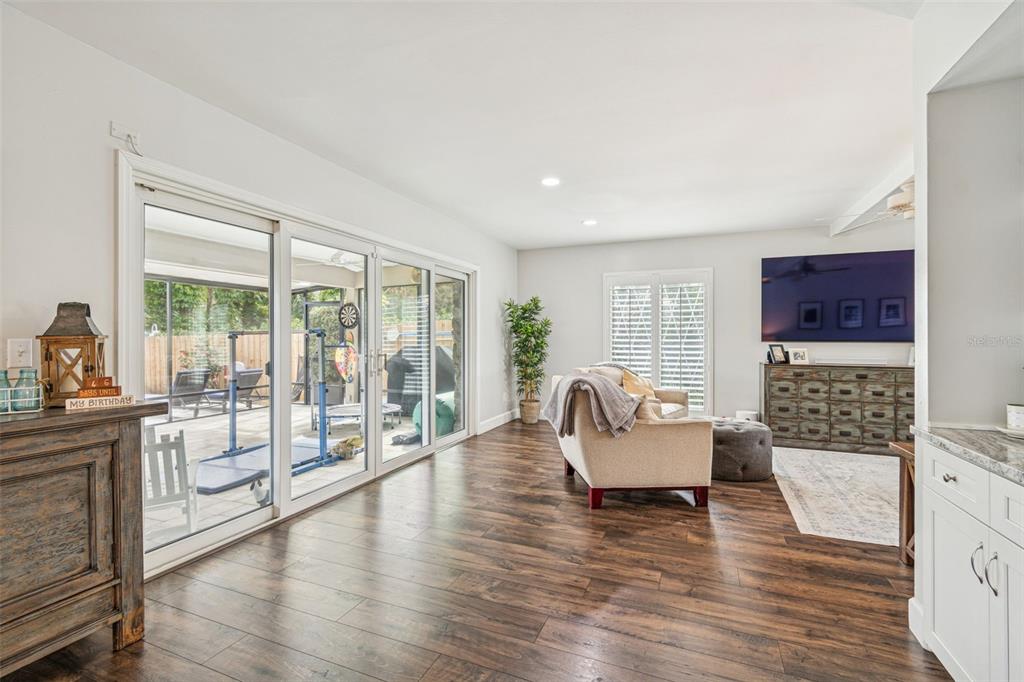 11713 Phoenix Circle Tampa, FL 33618 - Photo 18 of 71