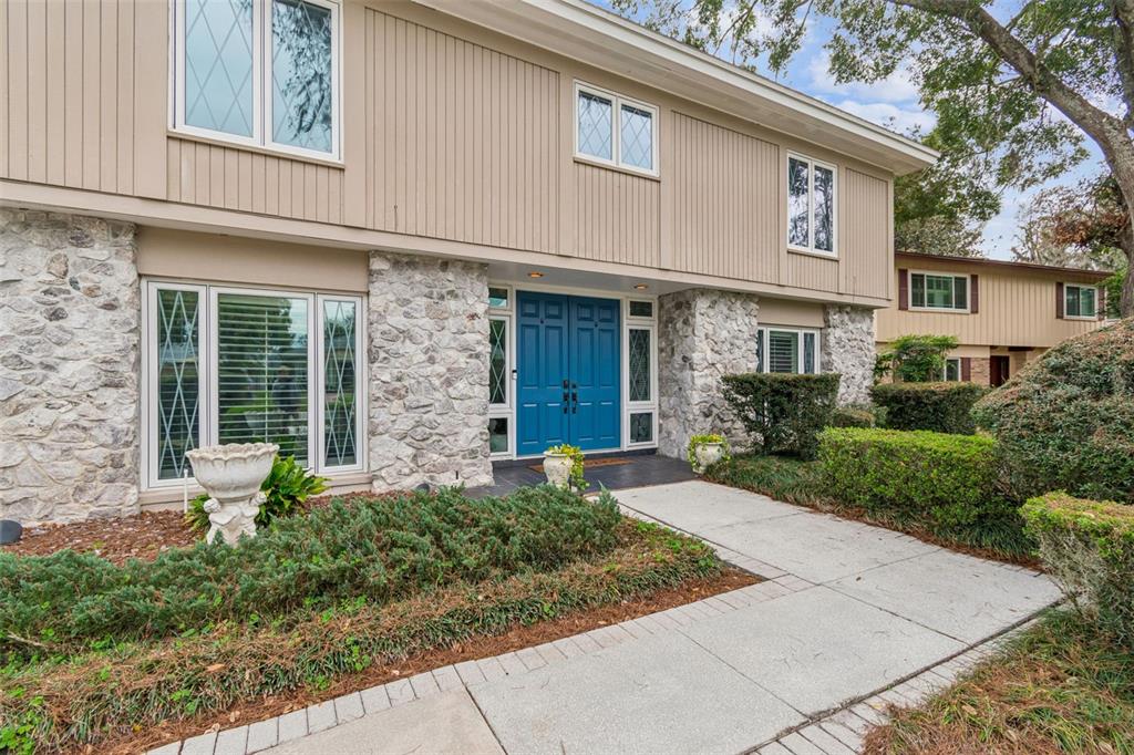 11713 Phoenix Circle Tampa, FL 33618 - Photo 2 of 71