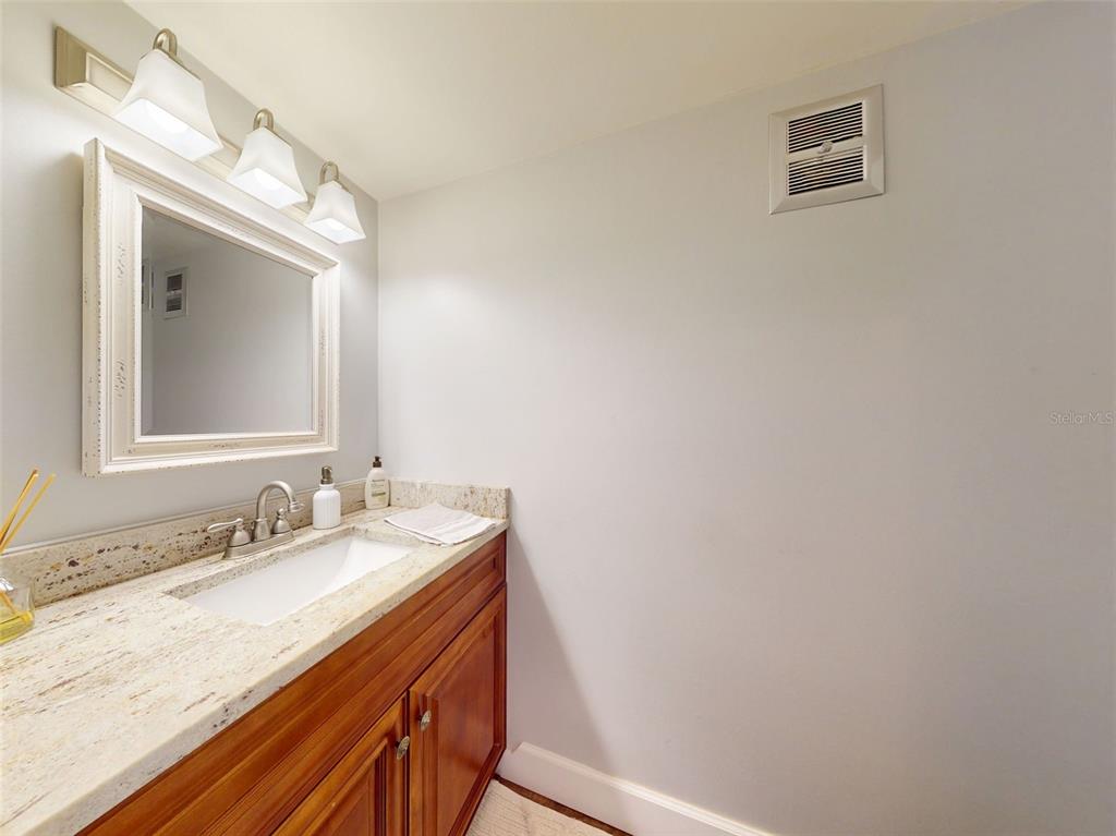 11713 Phoenix Circle Tampa, FL 33618 - Photo 25 of 71