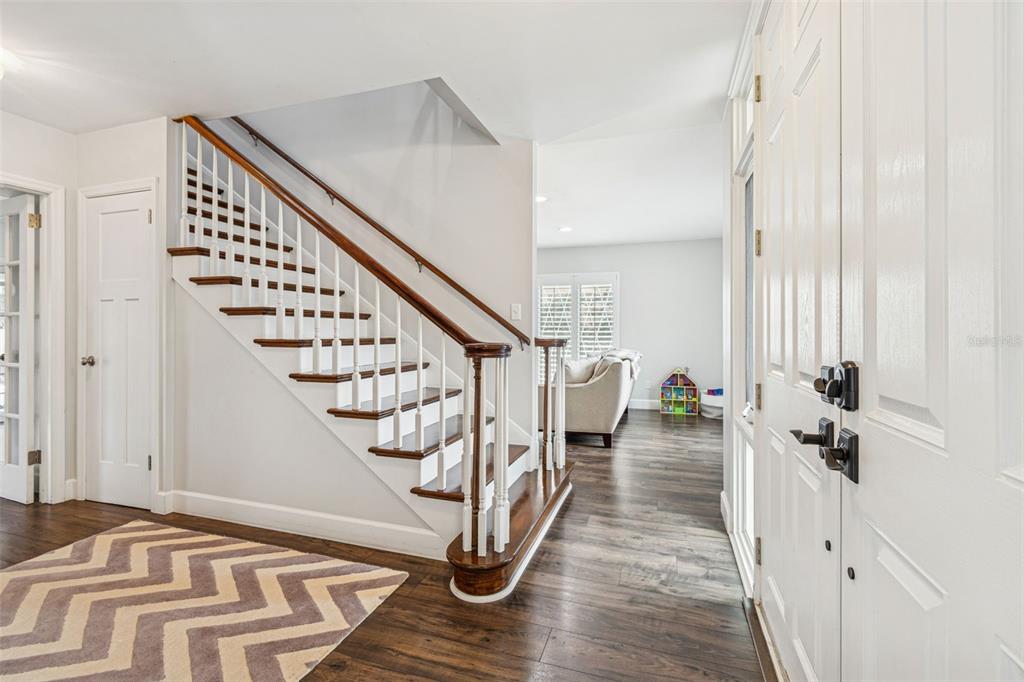 11713 Phoenix Circle Tampa, FL 33618 - Photo 5 of 71