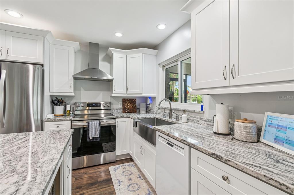 11713 Phoenix Circle Tampa, FL 33618 - Photo 10 of 71