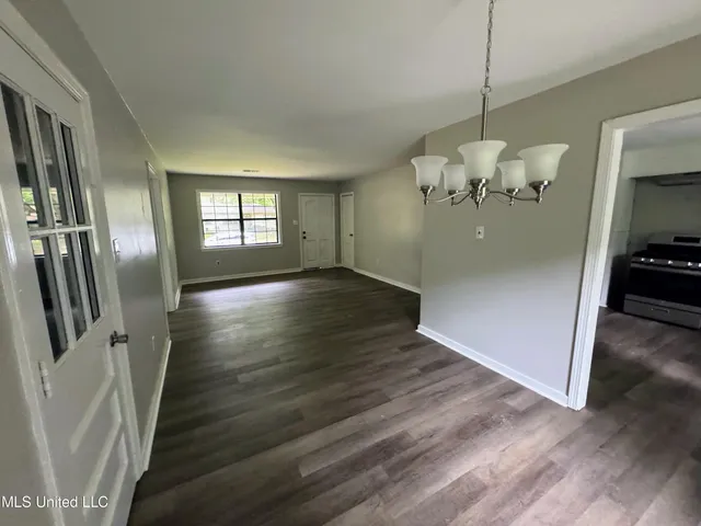 $1,850 | 521 North Park Lane, Jackson, MS 39206