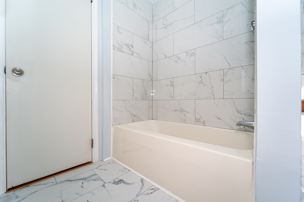 224 Grinnell Street Fall River, MA 02721 - Photo 18 of 36