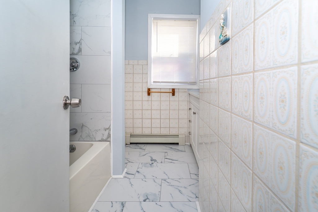 224 Grinnell Street Fall River, MA 02721 - Photo 6 of 36