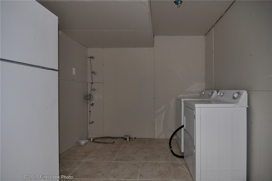 22 Stone Bridge Way Hopkinton, RI 02832 - Photo 32 of 39 Laundry