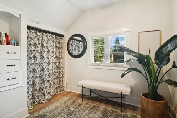 $3,500 | 114 Harrison Street, Barrington, IL 60010