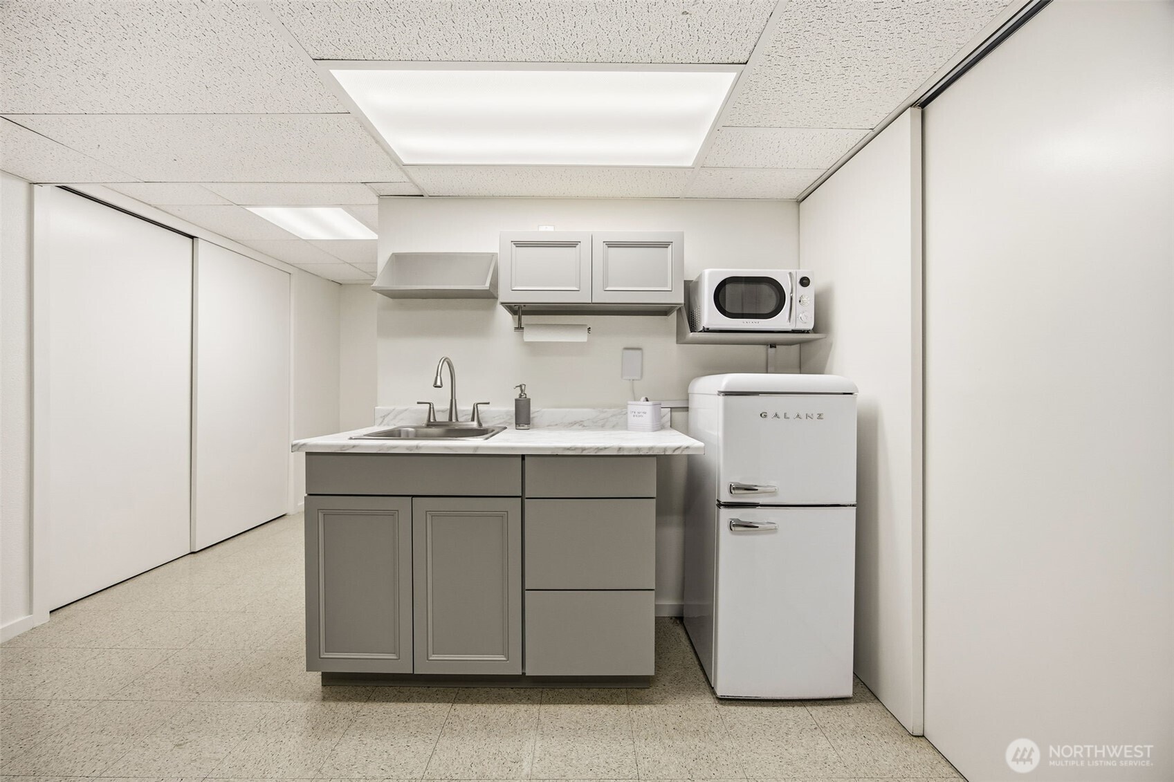 204 Southwest 298th Place Federal Way, WA 98023 - Photo 25 of 31 a utility room with dryer and washer