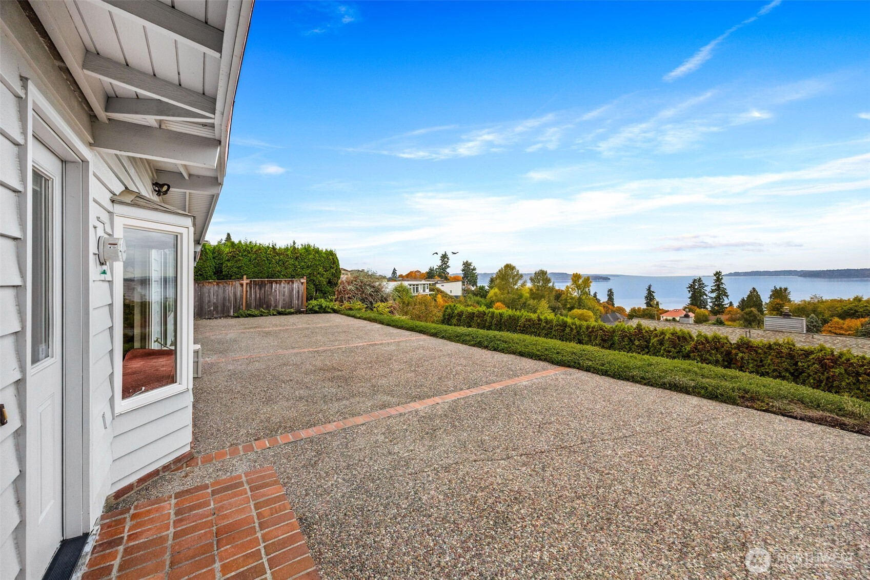 204 Southwest 298th Place Federal Way, WA 98023 - Photo 4 of 31 a view of a terrace with yard