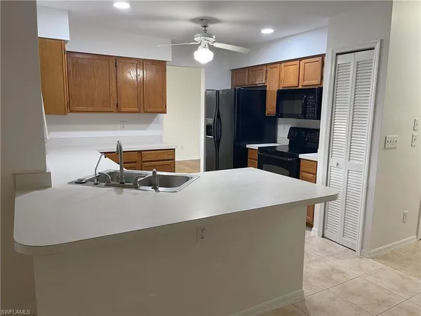$2,950 | 9758 Country Oaks Drive, Fort Myers, FL 33967