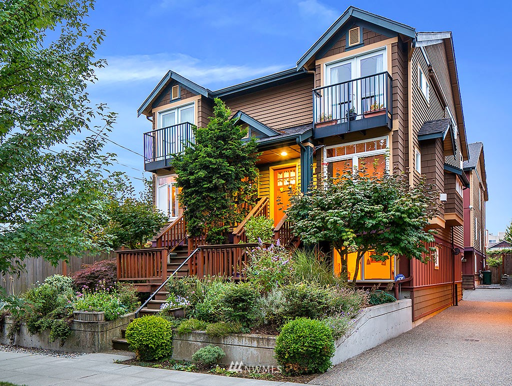 4313 Linden Avenue North, Unit B Seattle, WA 98103 - Photo 1 of 18 Gallery Image 1