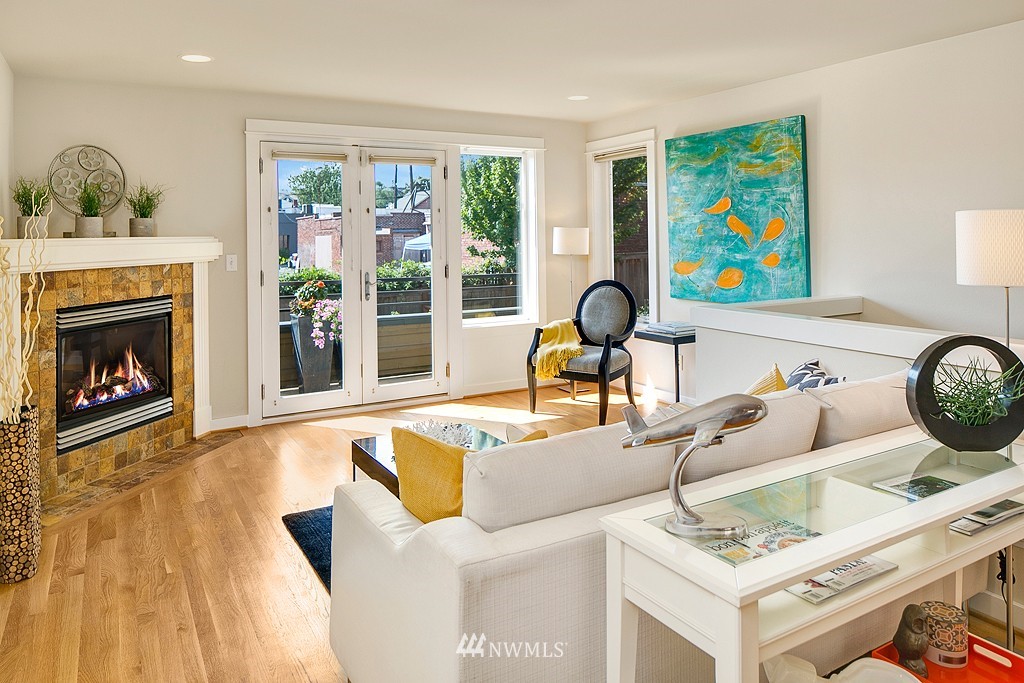4313 Linden Avenue North, Unit B Seattle, WA 98103 - Photo 2 of 18 Gallery Image 2