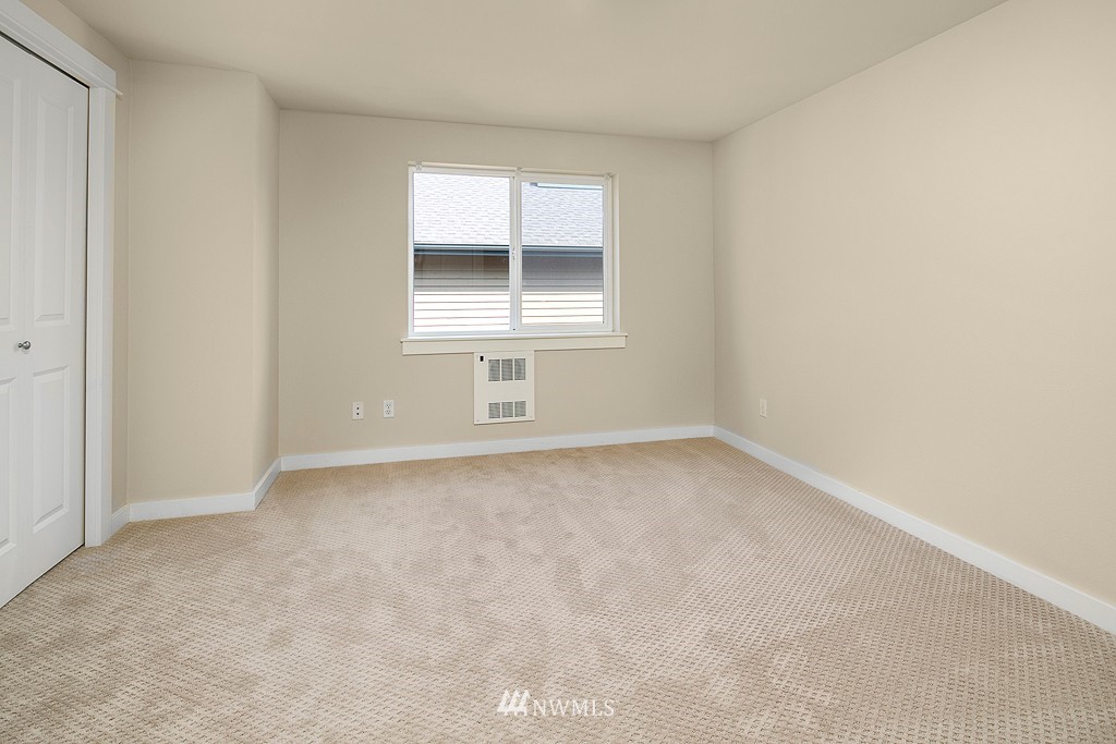 4313 Linden Avenue North, Unit B Seattle, WA 98103 - Photo 14 of 18 Gallery Image 14