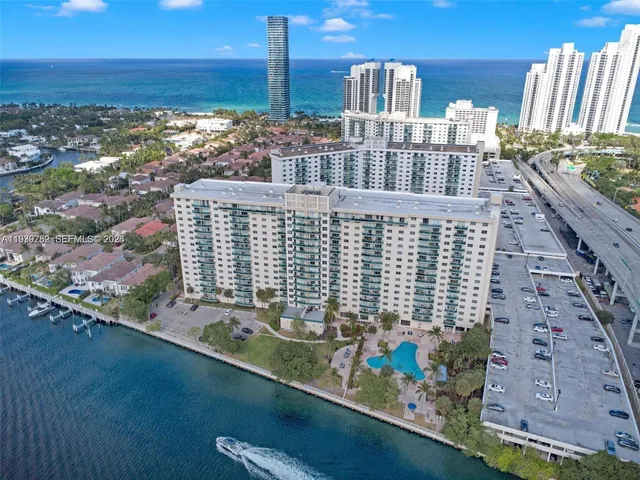 $2,800 | 19390 Collins Avenue, Unit 302, Sunny Isles Beach, FL 33160