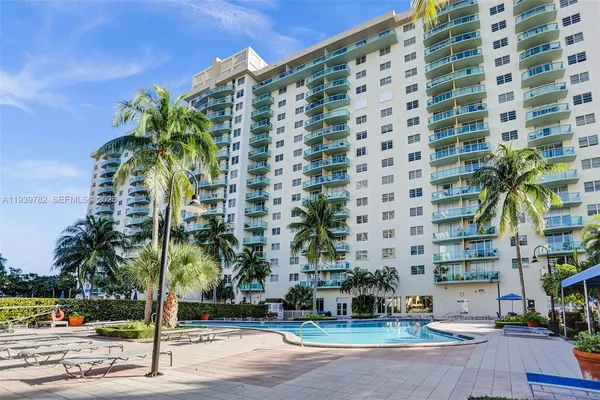$2,700 | 19390 Collins Avenue, Unit 302, Sunny Isles Beach, FL 33160