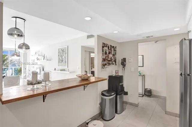 $2,800 | 19390 Collins Avenue, Unit 302, Sunny Isles Beach, FL 33160