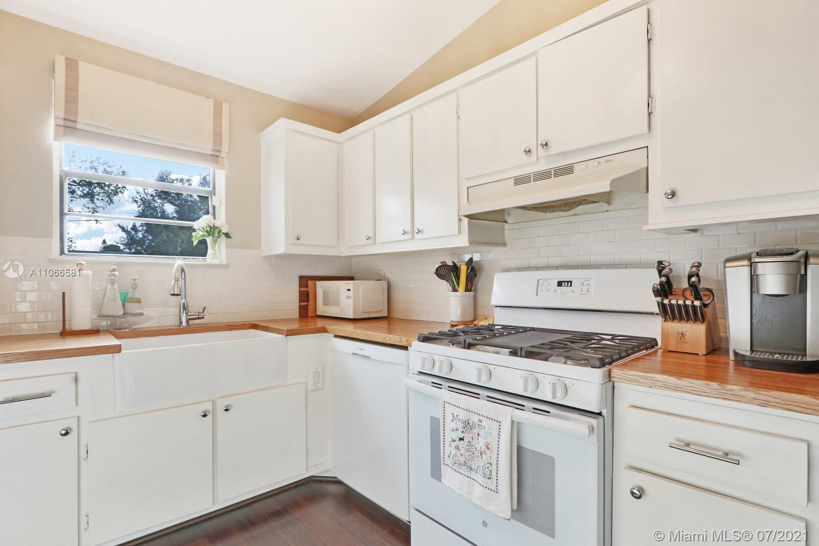 14096 Marrian Avenue Jupiter, FL 33458 - Photo 12 of 68