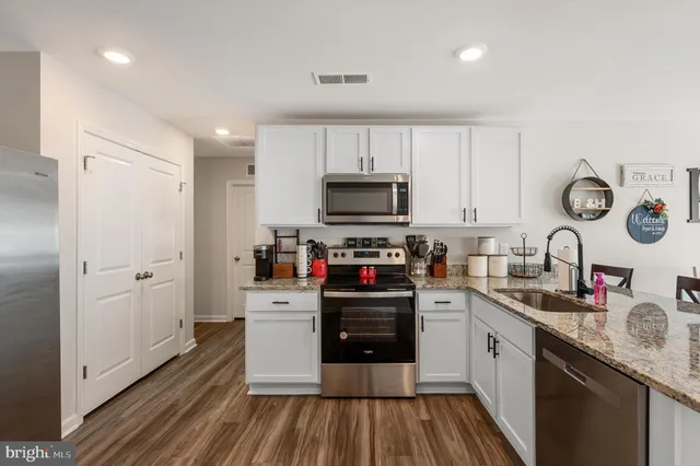 $2,350 | 171 Centergate Drive, Charles Town, WV 25414