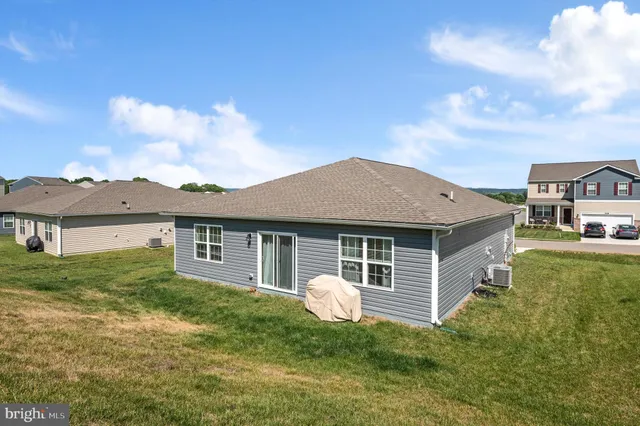 $2,350 | 171 Centergate Drive, Charles Town, WV 25414