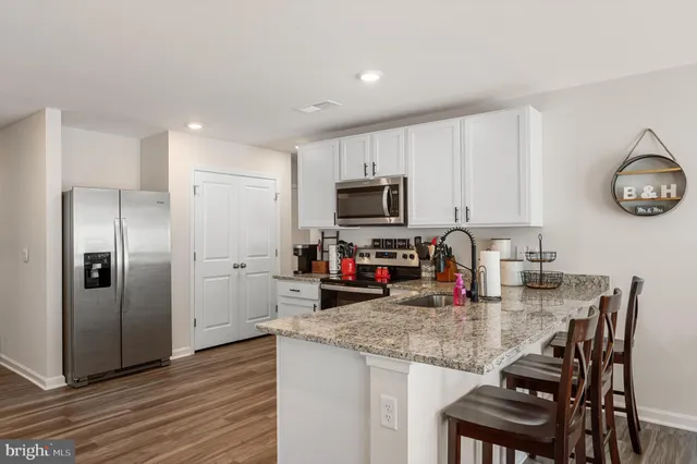 $2,350 | 171 Centergate Drive, Charles Town, WV 25414