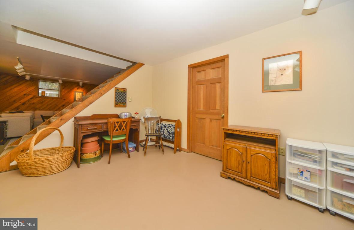 320 East Lexington Road Lititz, PA 17543 - Photo 22 of 33 a view of a livingroom with furniture and furniture