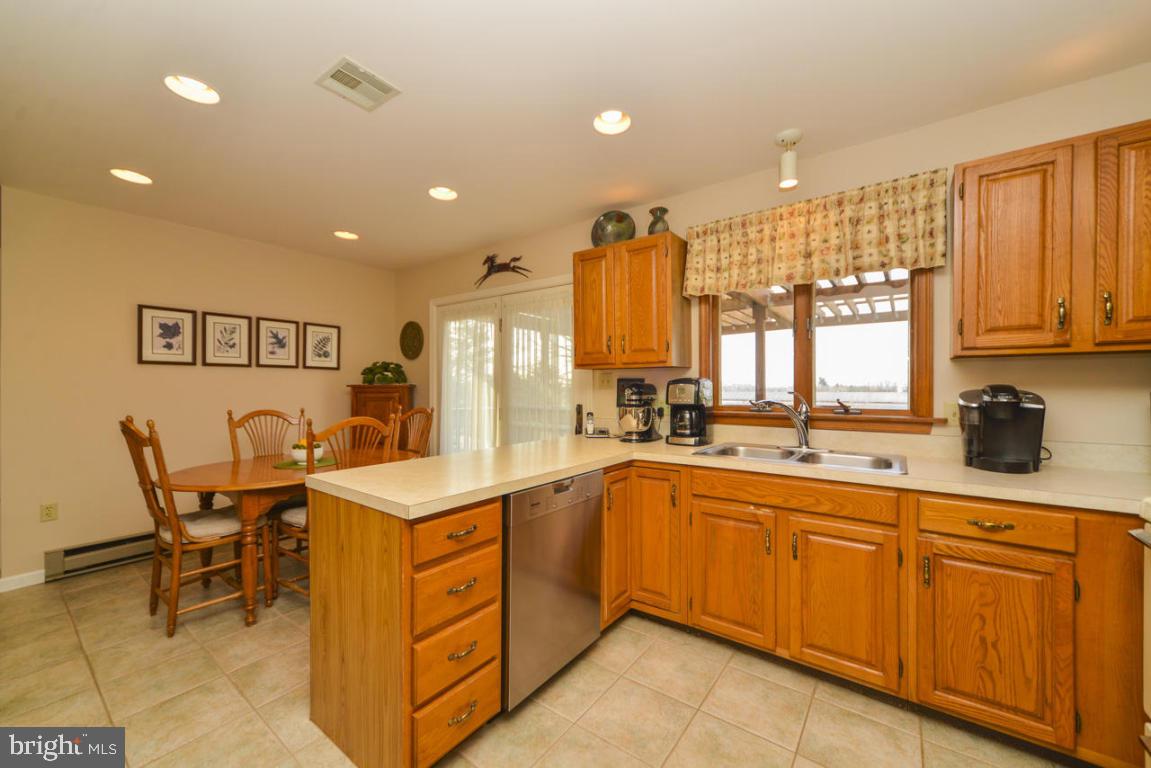 320 East Lexington Road Lititz, PA 17543 - Photo 8 of 33