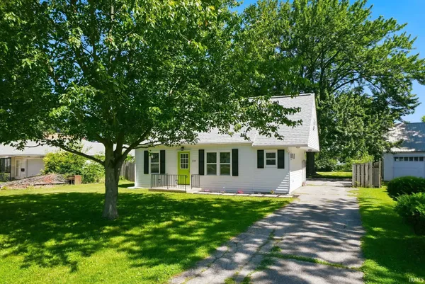 $171,900 | 1710 Lower Huntington Road, Fort Wayne, IN 46819