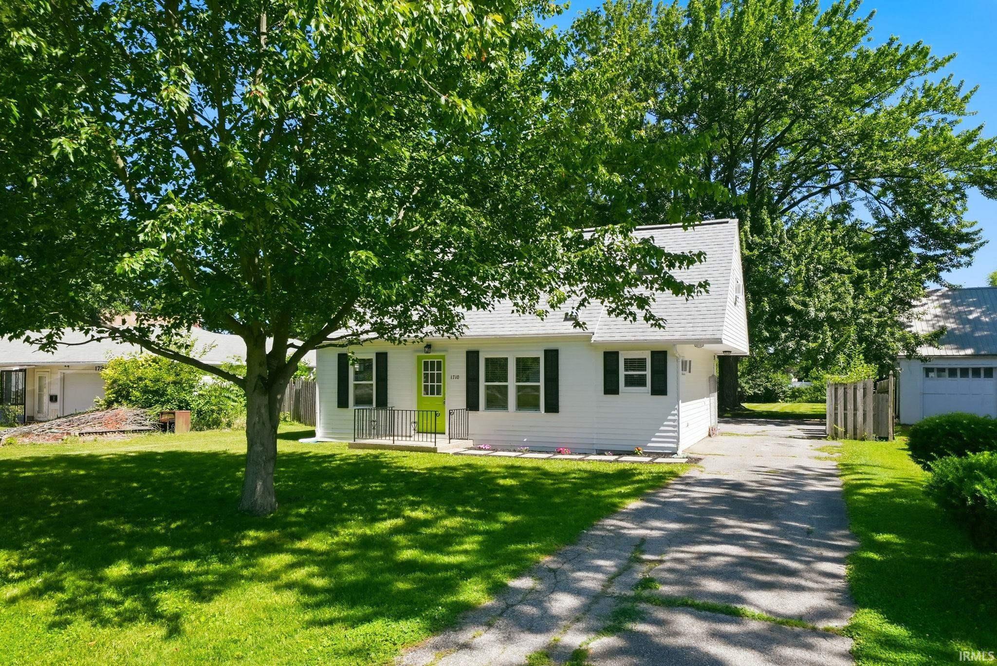 1710 Lower Huntington Road Fort Wayne, IN 46819 - Photo 1 of 37