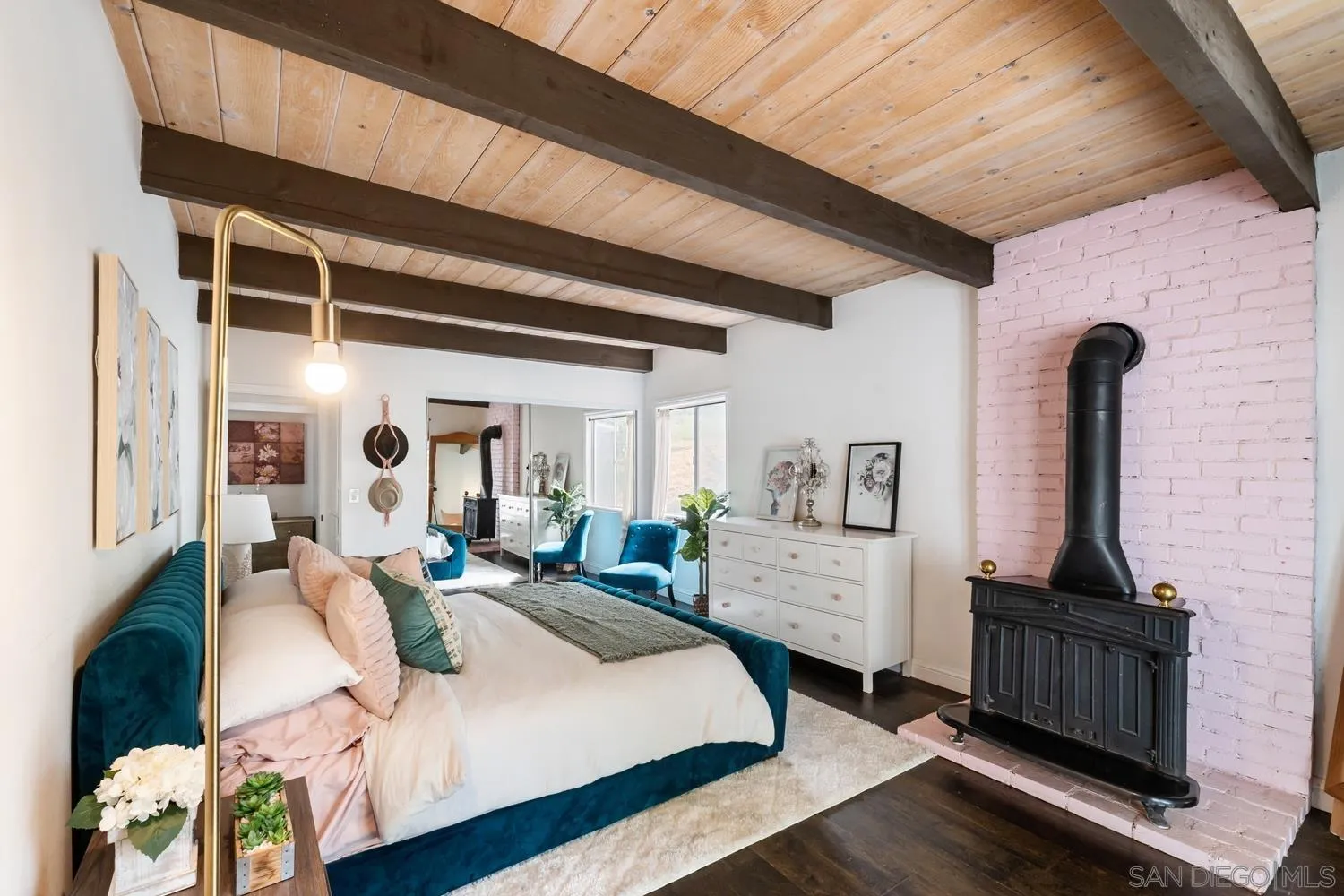 3517 Deer Lake Park Road Julian, CA 92036 - Photo 19 of 75 a bed room with a bed and a chair