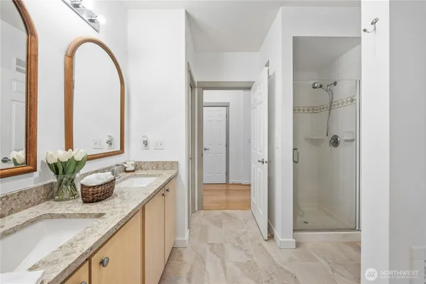 a en suite bathroom with a toilet