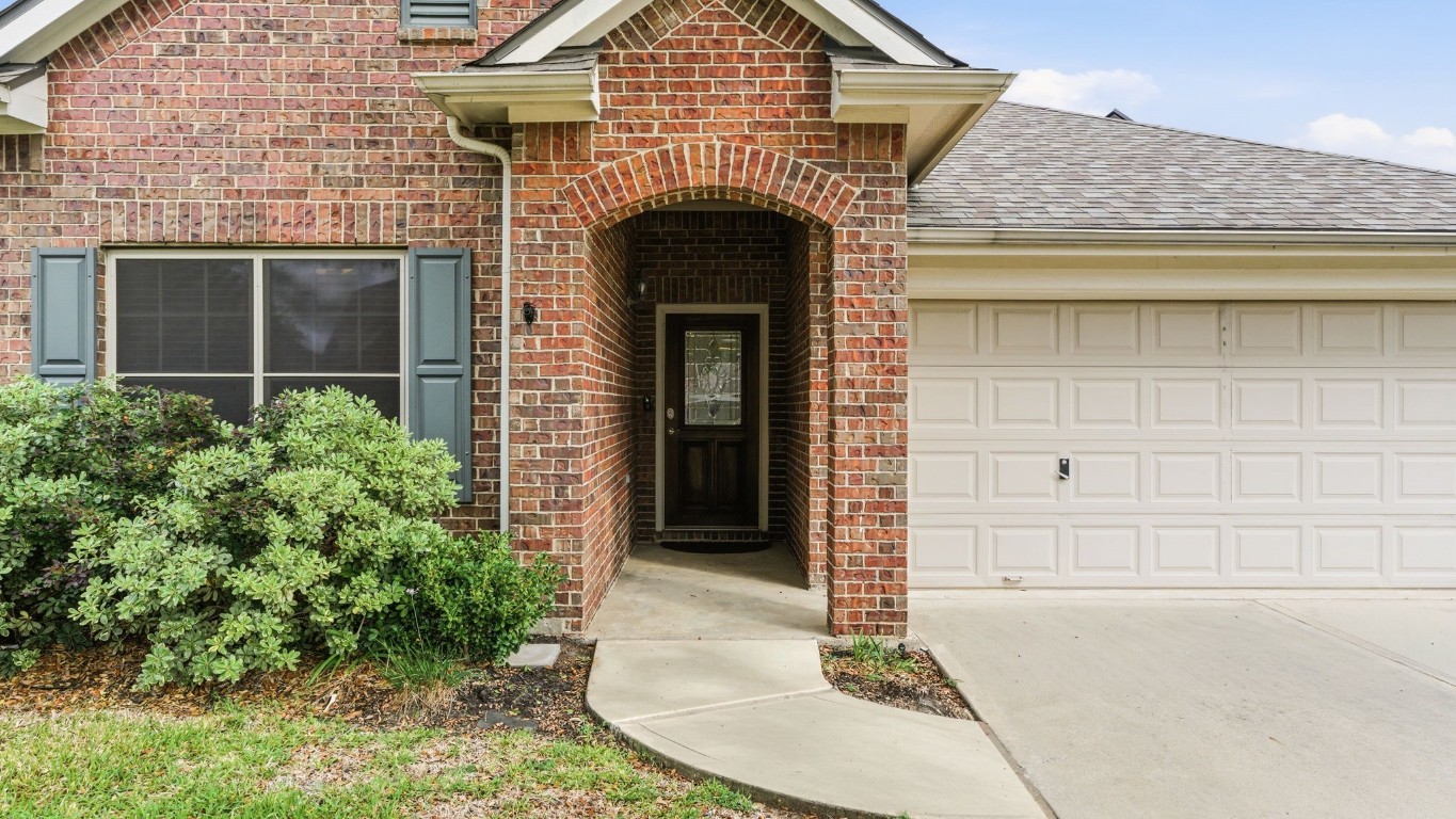 Warm and inviting entryway ready to welcome your loved ones home.