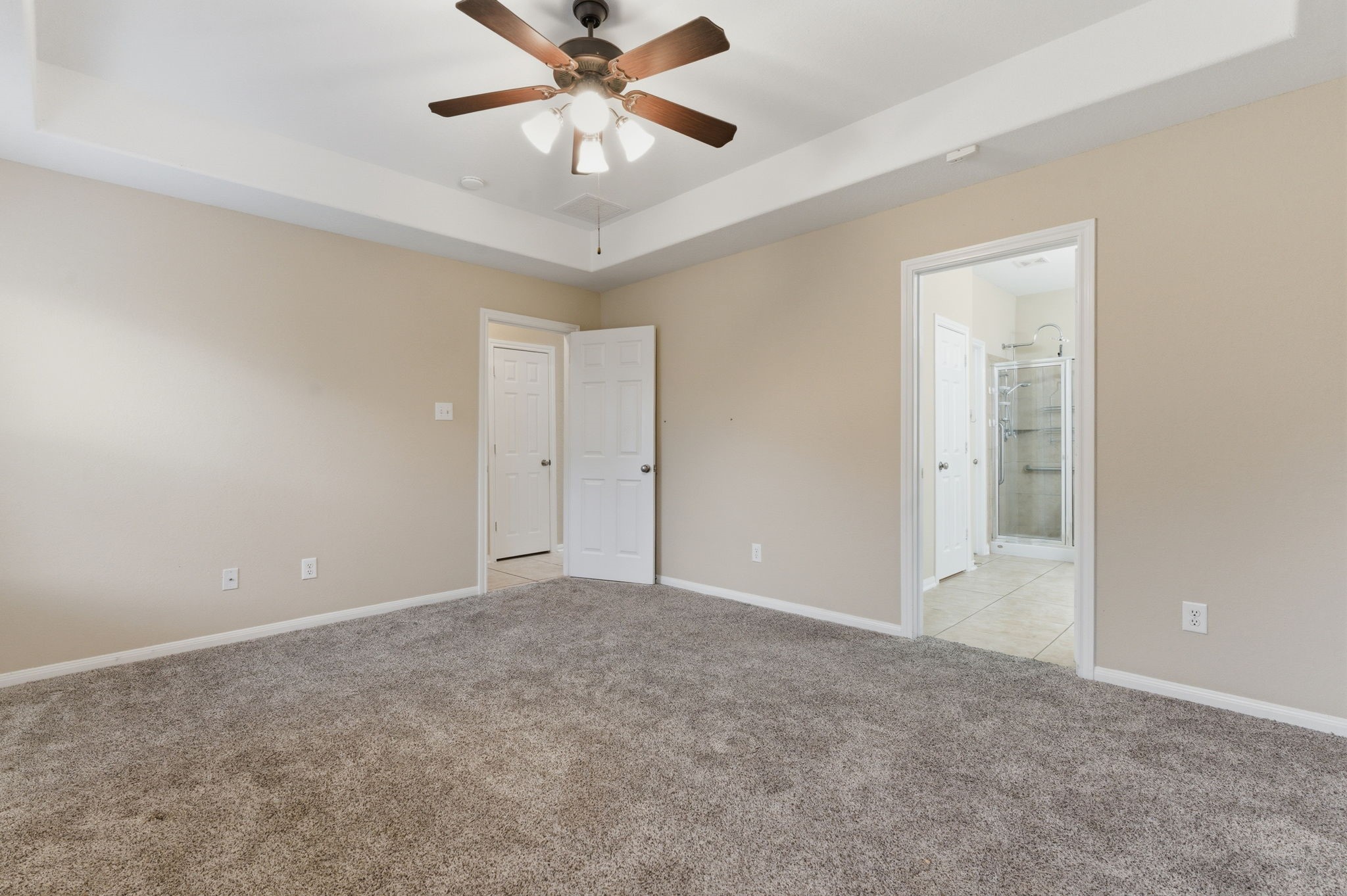 21822 Mount Hunt Drive Spring, TX 77388 - Photo 17 of 27 Entrance to Lovely Garden Bath!