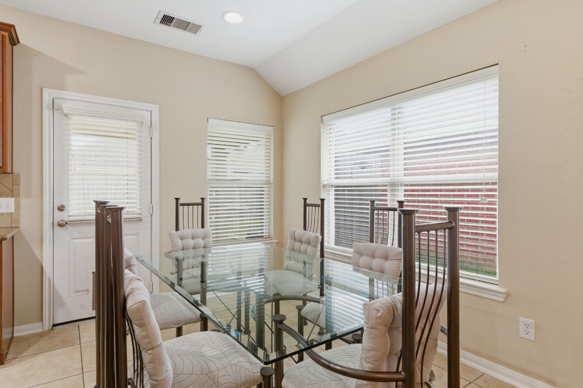 21822 Mount Hunt Drive Spring, TX 77388 - Photo 10 of 26 Cozy breakfast nook with easy access to a covered patio.