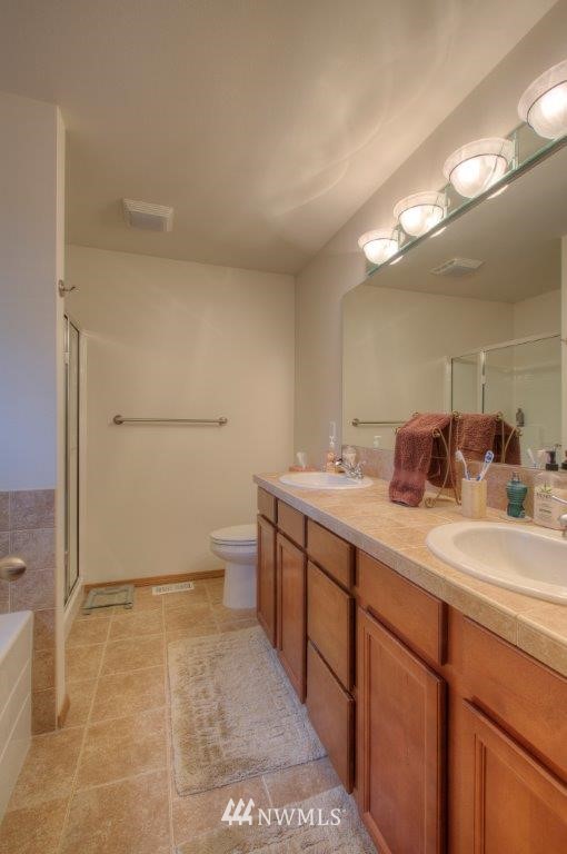 9440 Northeast 173rd Place Bothell, WA 98011 - Photo 11 of 21 Gallery Image 11