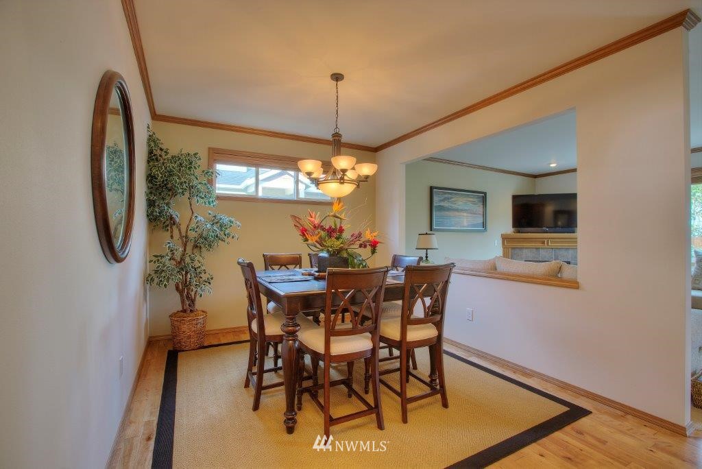 9440 Northeast 173rd Place Bothell, WA 98011 - Photo 8 of 21 Gallery Image 8