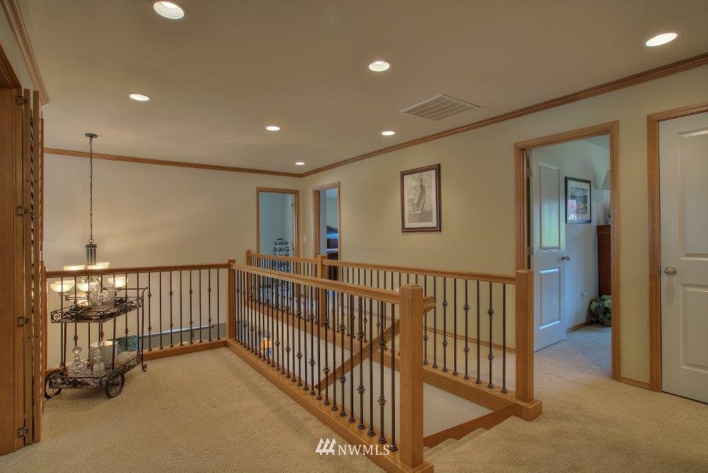 9440 Northeast 173rd Place Bothell, WA 98011 - Photo 9 of 21 Gallery Image 9