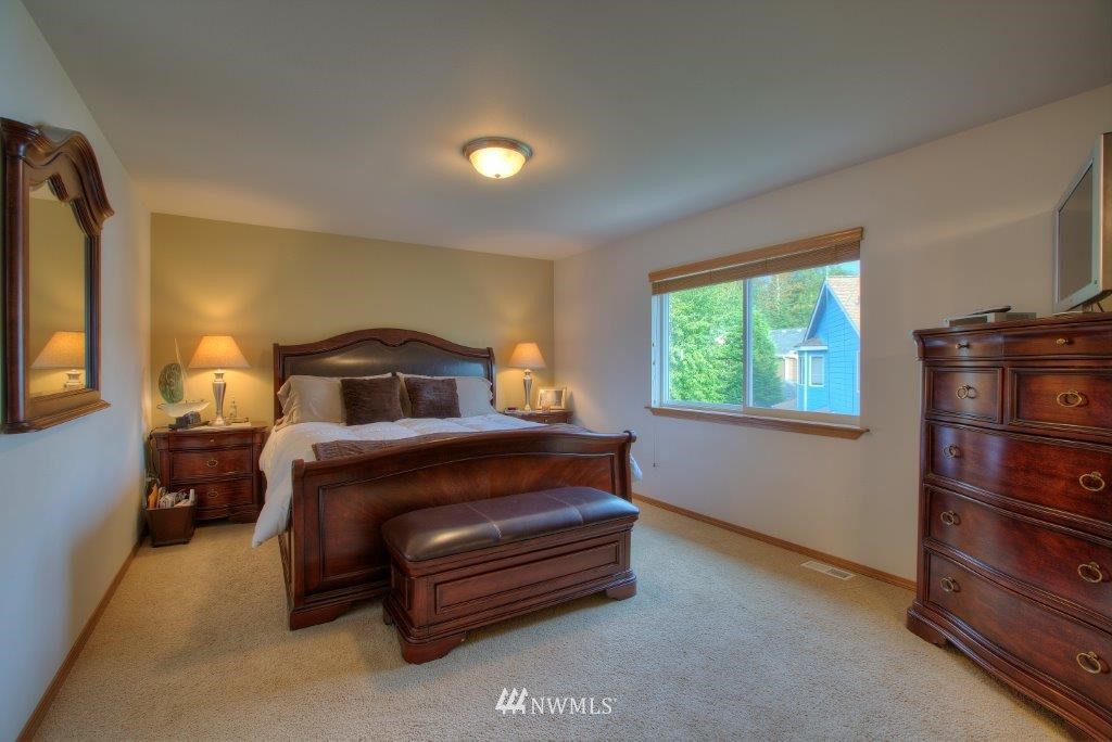 9440 Northeast 173rd Place Bothell, WA 98011 - Photo 10 of 21 Gallery Image 10