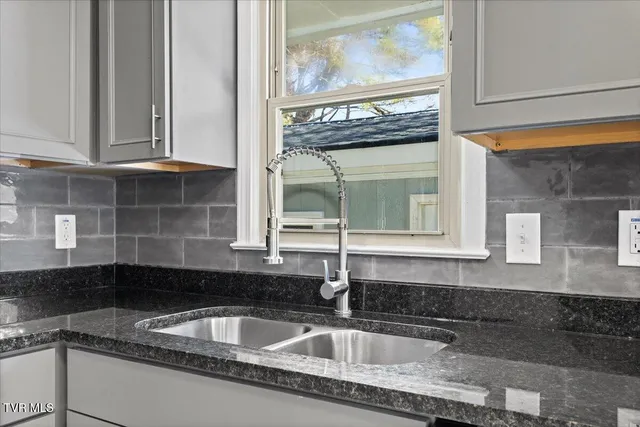 $299,000 | 212 Highland Circle, Bluff City, TN 37618