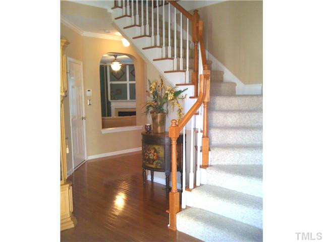 8620 Royton Circle Raleigh, NC 27613 - Photo 4 of 25 Wow, what a gracous stairway