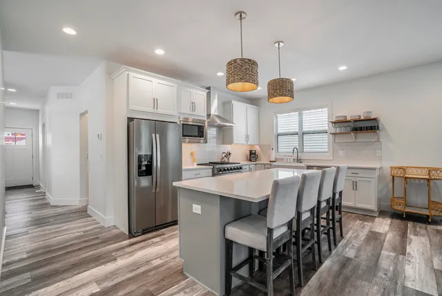 $1,200,000 | 922 North Hill Street, South Bend, IN 46617