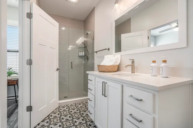 $1,200,000 | 922 North Hill Street, South Bend, IN 46617