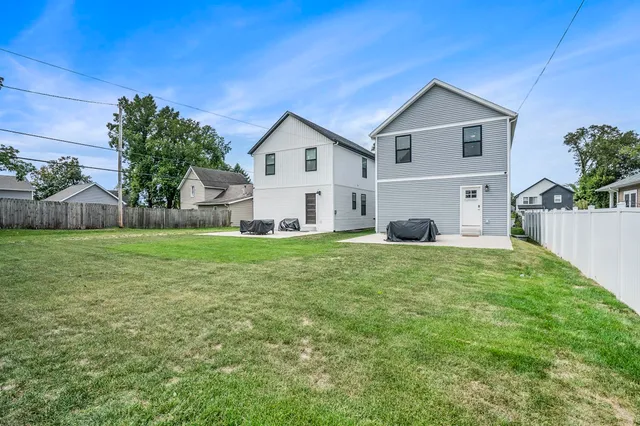 $1,200,000 | 922 North Hill Street, South Bend, IN 46617